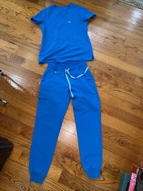 Figs Women's Scrub Set in Royal Blue